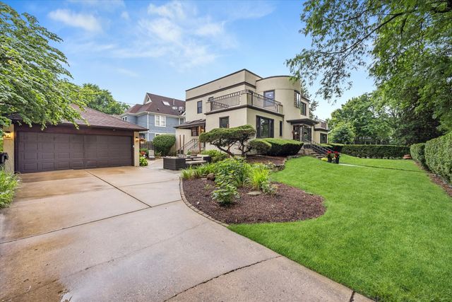 301 W Cossitt Avenue, La Grange, IL 60525