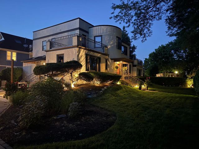 301 W Cossitt Avenue, La Grange, IL 60525