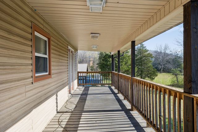 635 Cane Creek Rd, Hohenwald, TN 38462