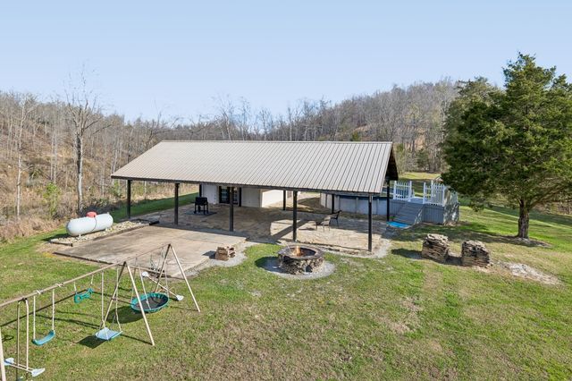 635 Cane Creek Rd, Hohenwald, TN 38462