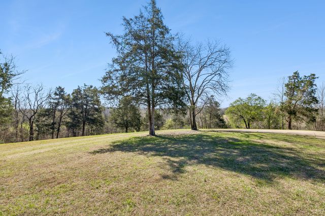 635 Cane Creek Rd, Hohenwald, TN 38462