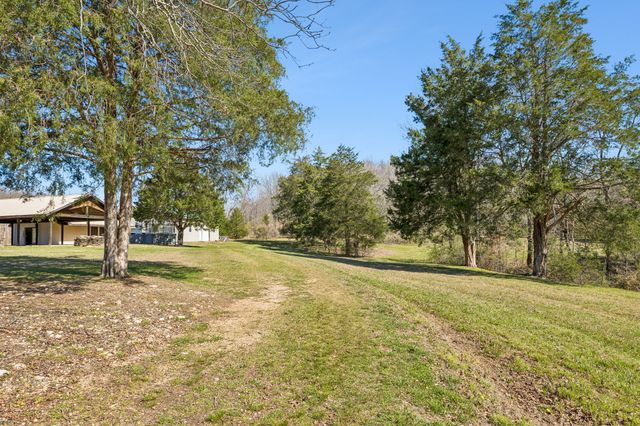 635 Cane Creek Rd, Hohenwald, TN 38462