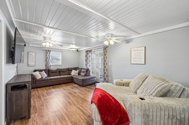 635 Cane Creek Rd, Hohenwald, TN 38462