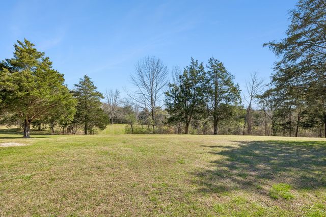 635 Cane Creek Rd, Hohenwald, TN 38462