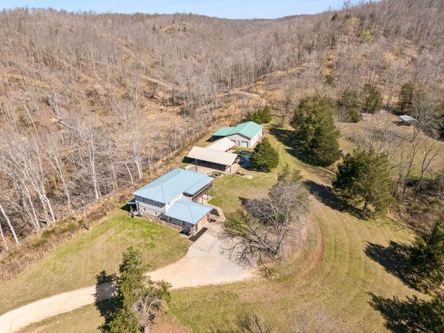 635 Cane Creek Rd, Hohenwald, TN 38462