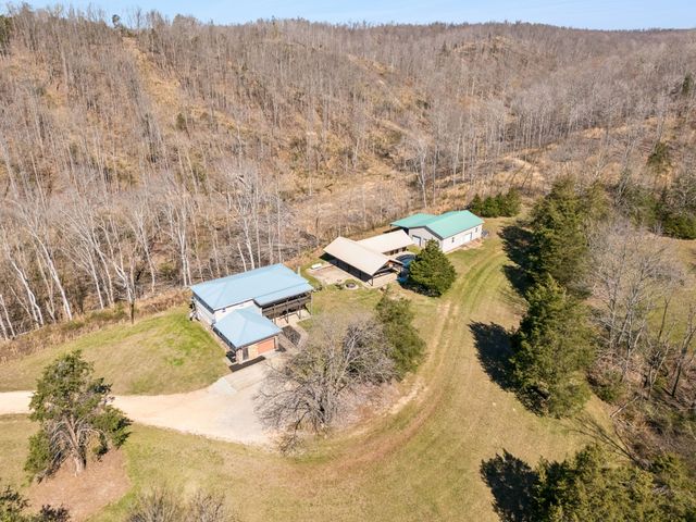 635 Cane Creek Rd, Hohenwald, TN 38462