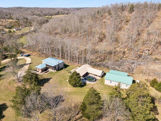635 Cane Creek Rd, Hohenwald, TN 38462