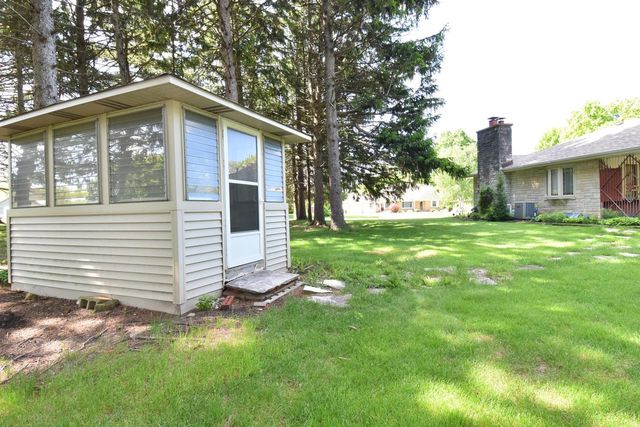 15060 Carpenter ROAD, Brookfield, WI 53005