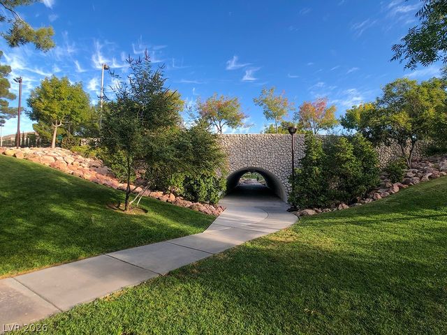 9765 Floweret Avenue, Las Vegas, NV 89117