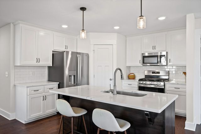 333 Frontier Dr, Clarksville, TN 37043