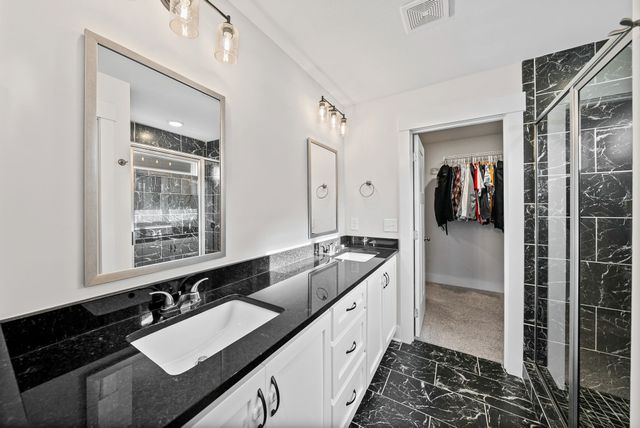 333 Frontier Dr, Clarksville, TN 37043