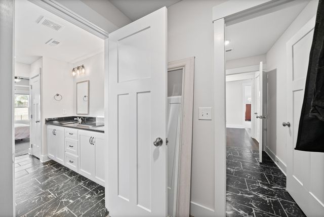 333 Frontier Dr, Clarksville, TN 37043