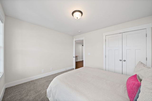 333 Frontier Dr, Clarksville, TN 37043