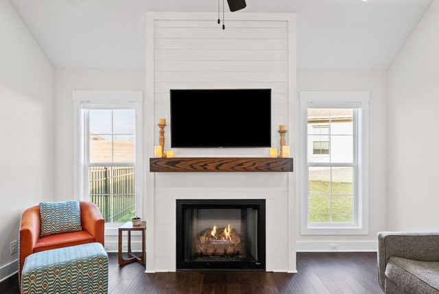 333 Frontier Dr, Clarksville, TN 37043