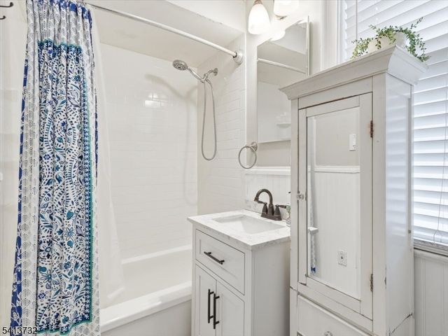 46 Maple St, Bloomfield Twp., NJ 07003