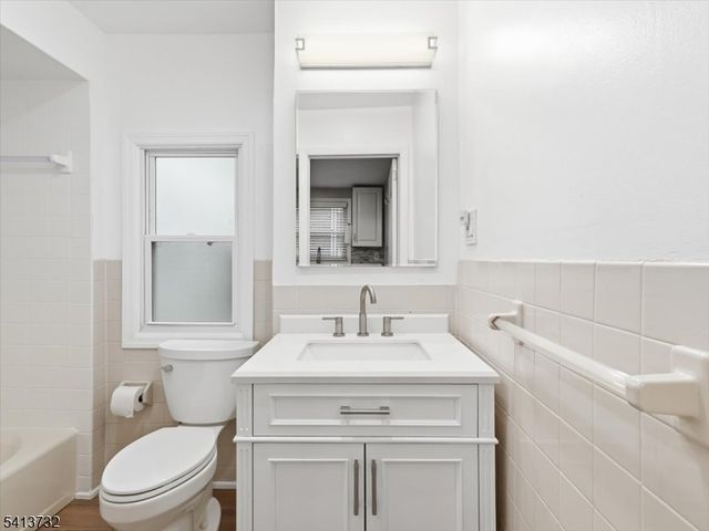 46 Maple St, Bloomfield Twp., NJ 07003