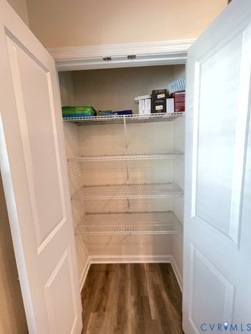 8107 Creekside Village Dr, Mechanicsville, VA 23111