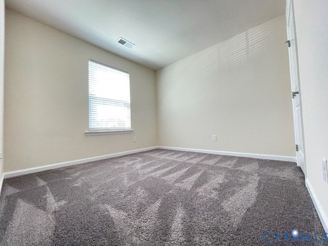 8107 Creekside Village Dr, Mechanicsville, VA 23111
