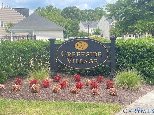 8107 Creekside Village Dr, Mechanicsville, VA 23111
