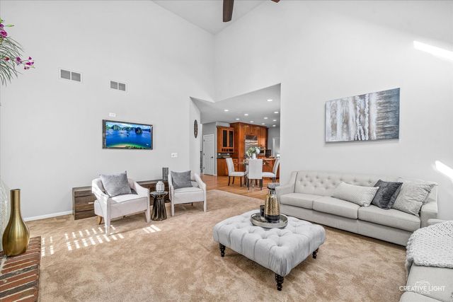 3811 Sunburst Lane, Naperville, IL 60564
