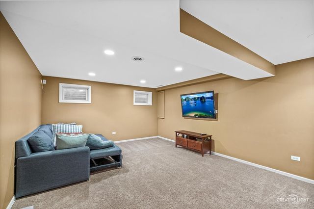 3811 Sunburst Lane, Naperville, IL 60564