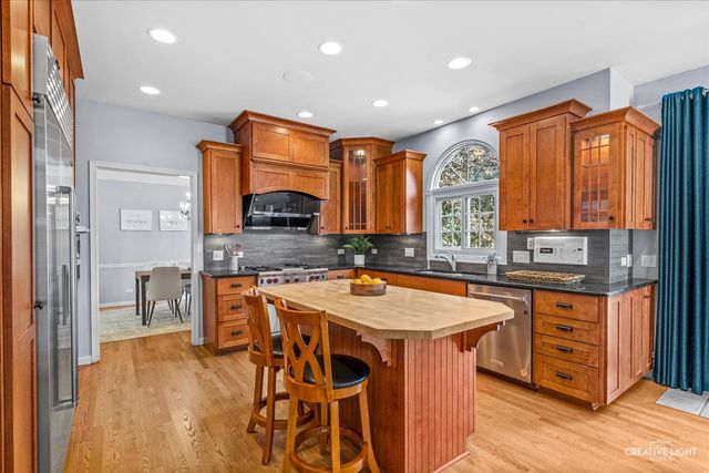 3811 Sunburst Lane, Naperville, IL 60564