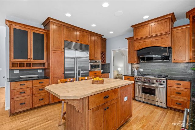 3811 Sunburst Lane, Naperville, IL 60564