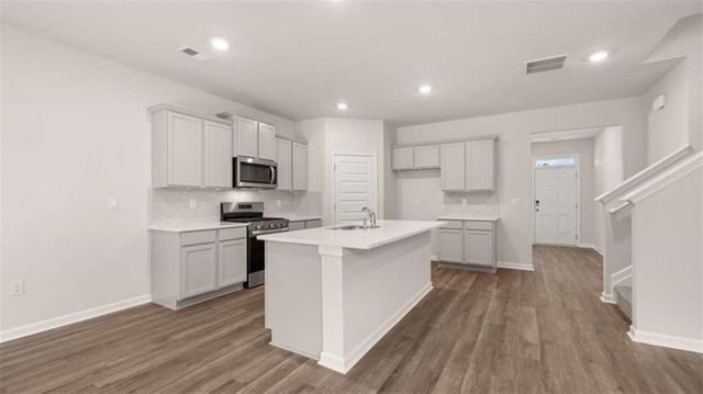 200 Friendship Oak Way, Hampton, GA 30228