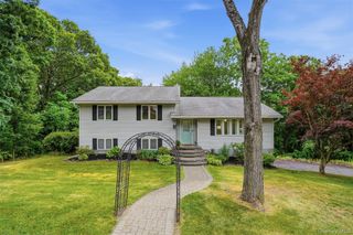9 Roxanne Boulevard, Highland, NY 12528