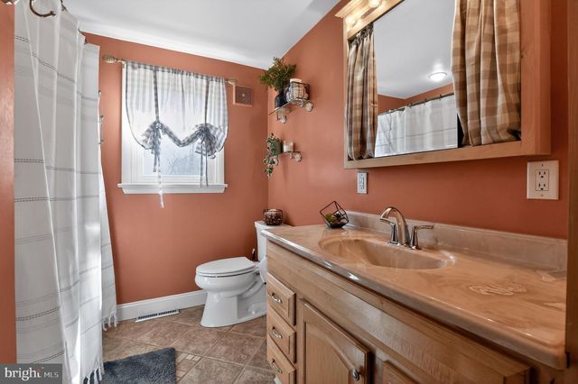 548 BELMONT ST, Pottstown, PA 19464