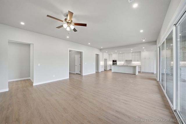 28019 E 107th Street S, Coweta, OK 74429