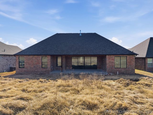 28019 E 107th Street S, Coweta, OK 74429