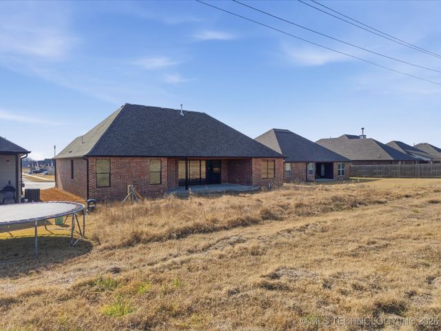 28019 E 107th Street S, Coweta, OK 74429