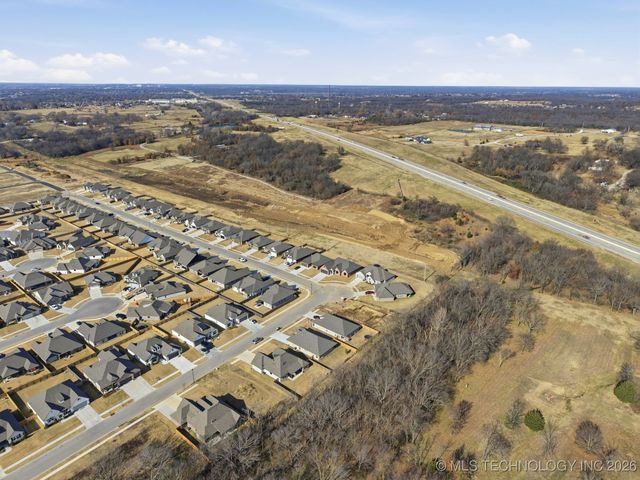 28019 E 107th Street S, Coweta, OK 74429