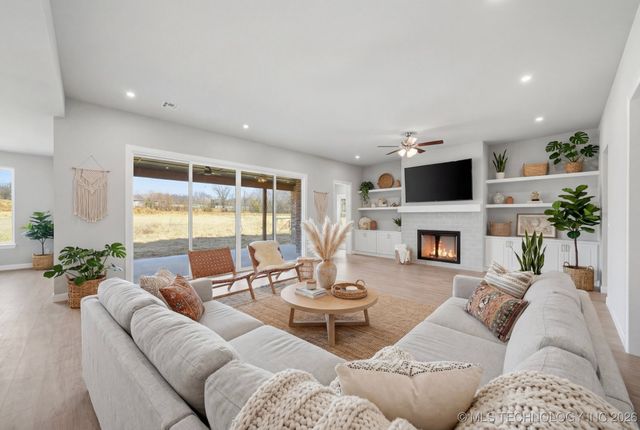 28019 E 107th Street S, Coweta, OK 74429