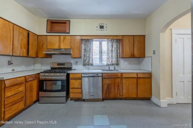 288 Washington Avenue, Kingston, NY 12401