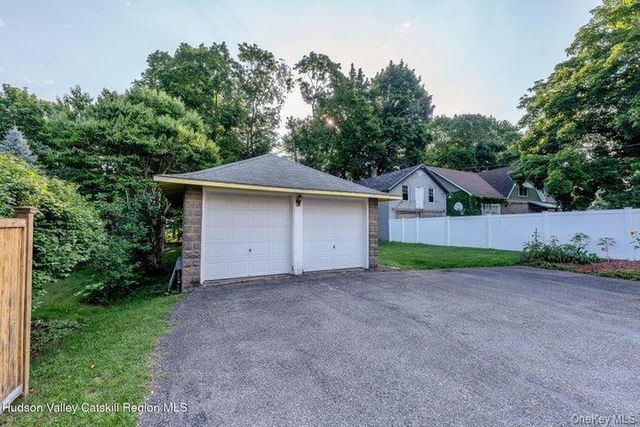 288 Washington Avenue, Kingston, NY 12401