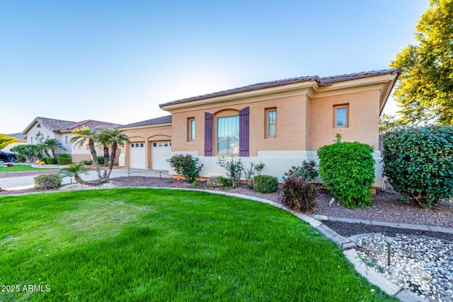 2668 S Stuart Avenue, Gilbert, AZ 85295