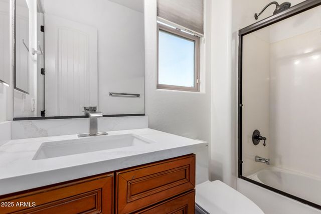 2668 S Stuart Avenue, Gilbert, AZ 85295