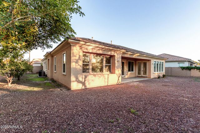 2668 S Stuart Avenue, Gilbert, AZ 85295