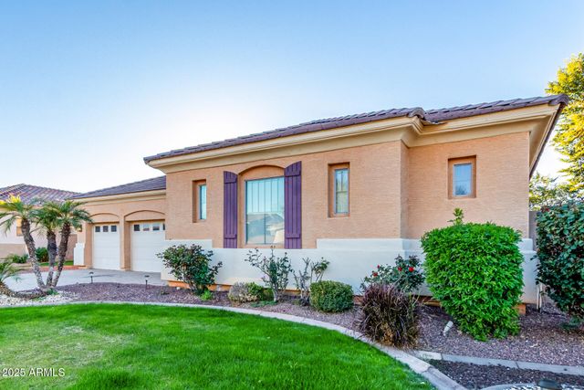 2668 S Stuart Avenue, Gilbert, AZ 85295