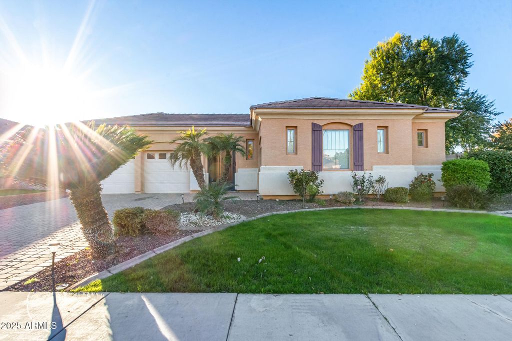 2668 S Stuart Avenue, Gilbert, AZ 85295