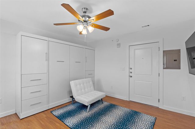 306 E 30 th ST 109, Austin, TX 78705
