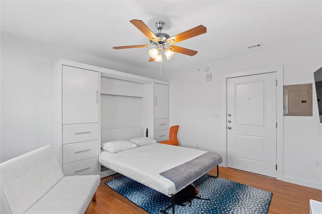 306 E 30 th ST 109, Austin, TX 78705