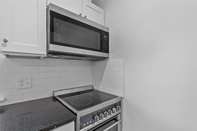 306 E 30 th ST 109, Austin, TX 78705