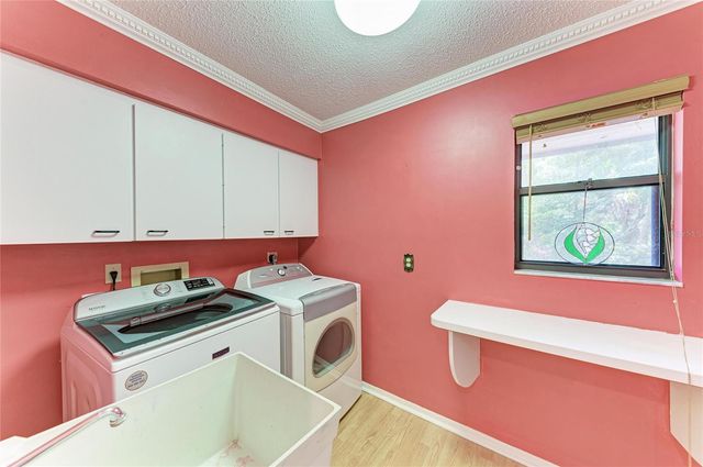 830 HAMMOCKWOOD COURT, Sarasota, FL 34232