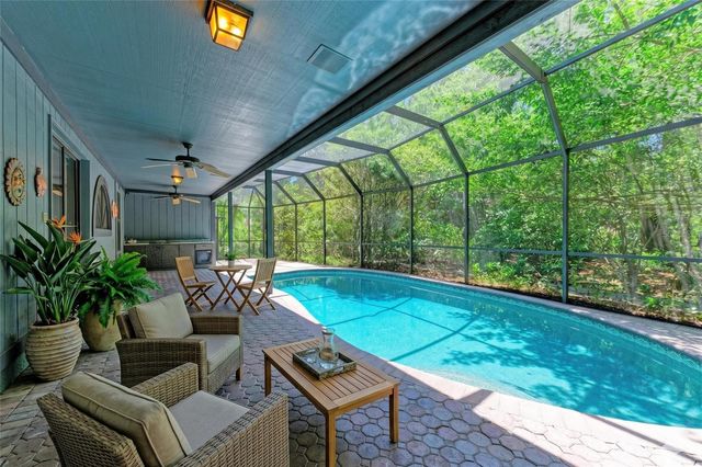 830 HAMMOCKWOOD COURT, Sarasota, FL 34232