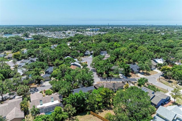830 HAMMOCKWOOD COURT, Sarasota, FL 34232