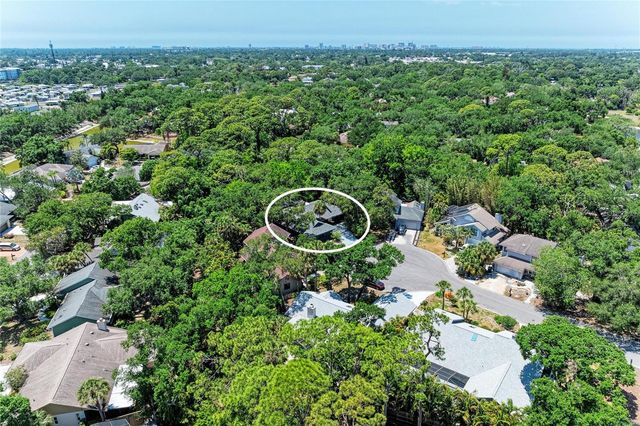 830 HAMMOCKWOOD COURT, Sarasota, FL 34232
