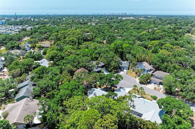 830 HAMMOCKWOOD COURT, Sarasota, FL 34232